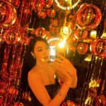 Tiffany Young Instagram - 'tis the season to #ToastWithMoet 🍾 honored to host #MoetEffervescence in Seoul 감사합니다 🫧 경고: 지나친 음주는 뇌졸중, 기억력 손상이나 치매를 유발합니다. 임신 중 음주는 기형아 출생 위험을 높입니다. #광고