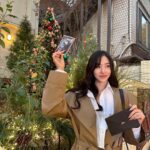 Tiffany Young Instagram - 미라클인베스트먼트 주말영업 🍩