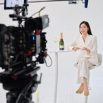 Tiffany Young Instagram - thrilled & honored to join @moetchandon on their vision & beliefs of celebrating ALL things no matter how small or big 🍾🫧 cant wait to share ! stay tuned for more 🥰 🥂 • 모엣 & 샹동과 티파니 영 두 아이콘이 만났습니다. 음악 뿐만 아니라 샴페인에 대한 남다른 애정을 보여준 아티스트 티파니 영. 앞으로 그녀가 모엣 & 샹동과 함께 펼쳐 갈 금빛 이야기를 기대해 주세요! 경고: 지나친 음주는 뇌졸중, 기억력 손상이나 치매를 유발합니다. 임신 중 음주는 기형아 출생 위험을 높입니다. #광고 #모엣샹동 #MoetChandon #Tiffanyyoung