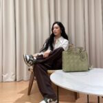 Tiffany Young Instagram - 🍸🫒 @dior #LadyDior #Dior