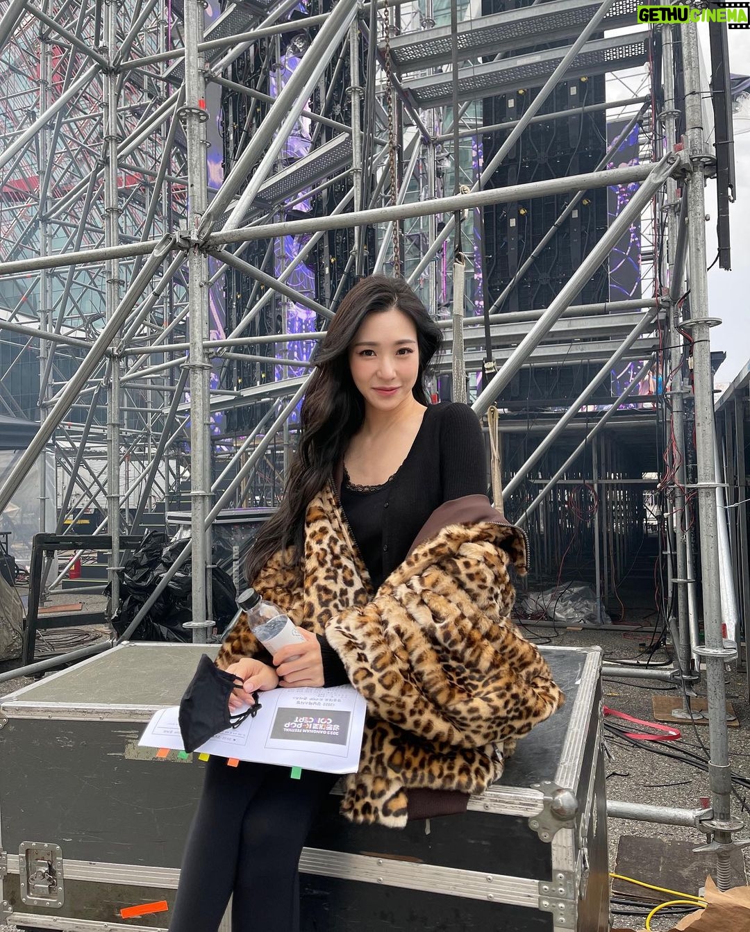 Tiffany Young Instagram - third times a charm ☔️ 영동대로 강남페스티벌