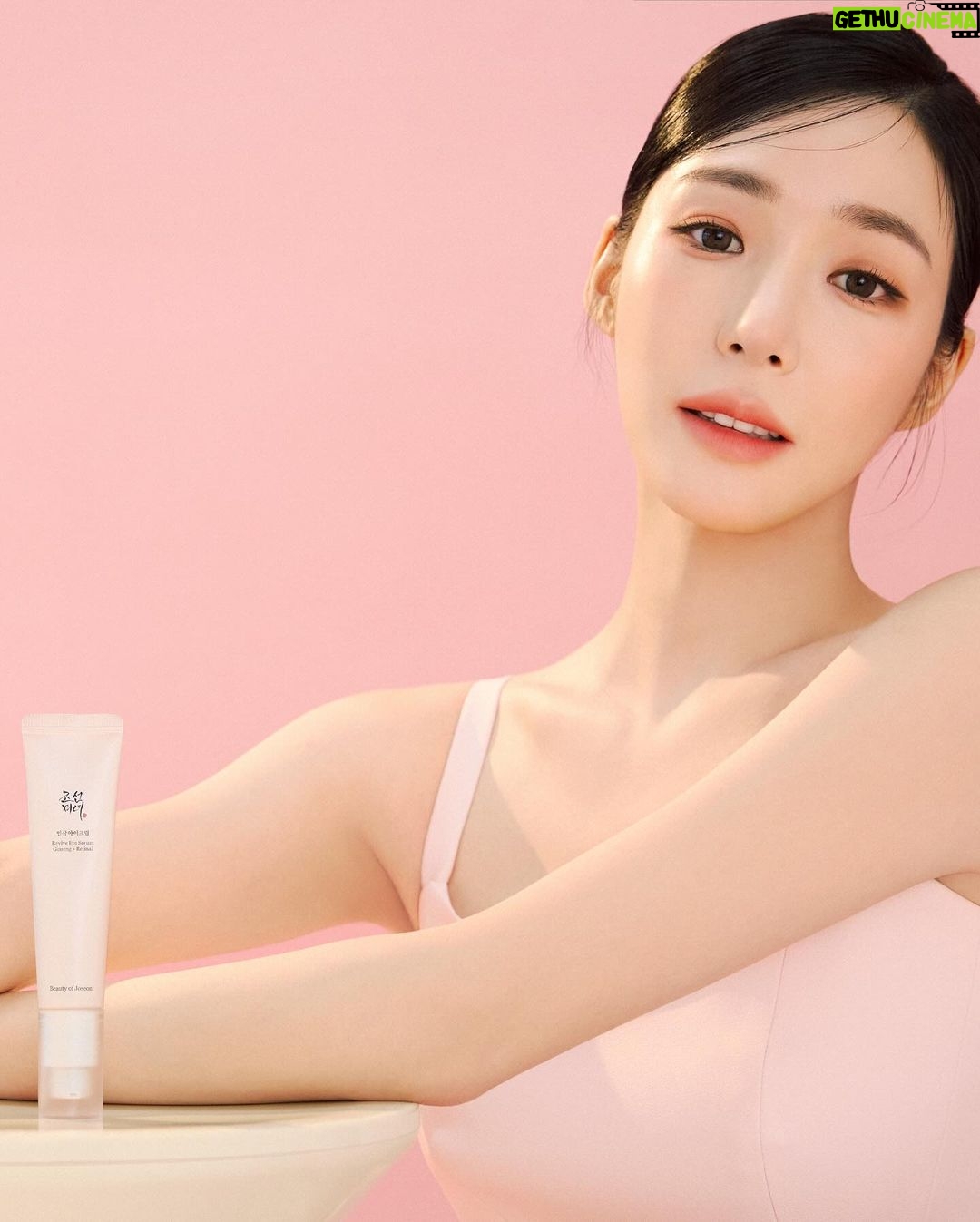 Tiffany Young Instagram - @beautyofjoseon_official 👁️✨