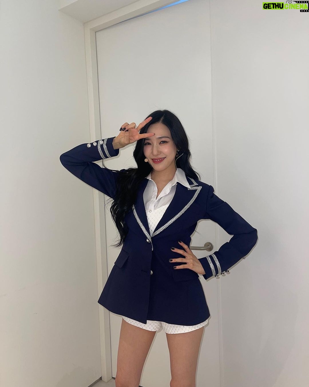Tiffany Young Instagram - DJ happy chuseok 🫡 KSPO DOME