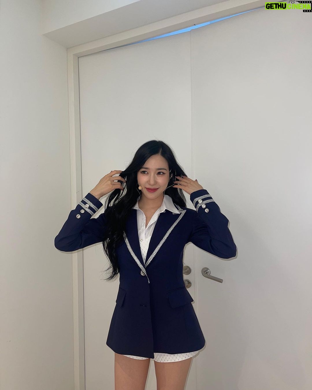 Tiffany Young Instagram - DJ happy chuseok 🫡 KSPO DOME
