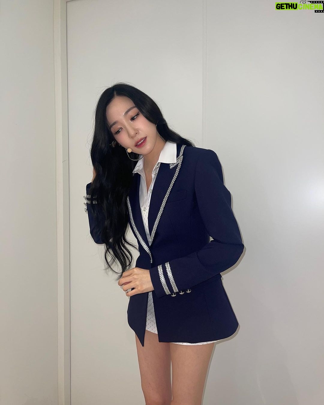 Tiffany Young Instagram - DJ happy chuseok 🫡 KSPO DOME