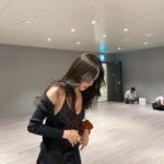Tiffany Young Instagram - 연습실 분위기 메이커 🐾