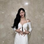 Tiffany Young Instagram - @moschino 📀🤍