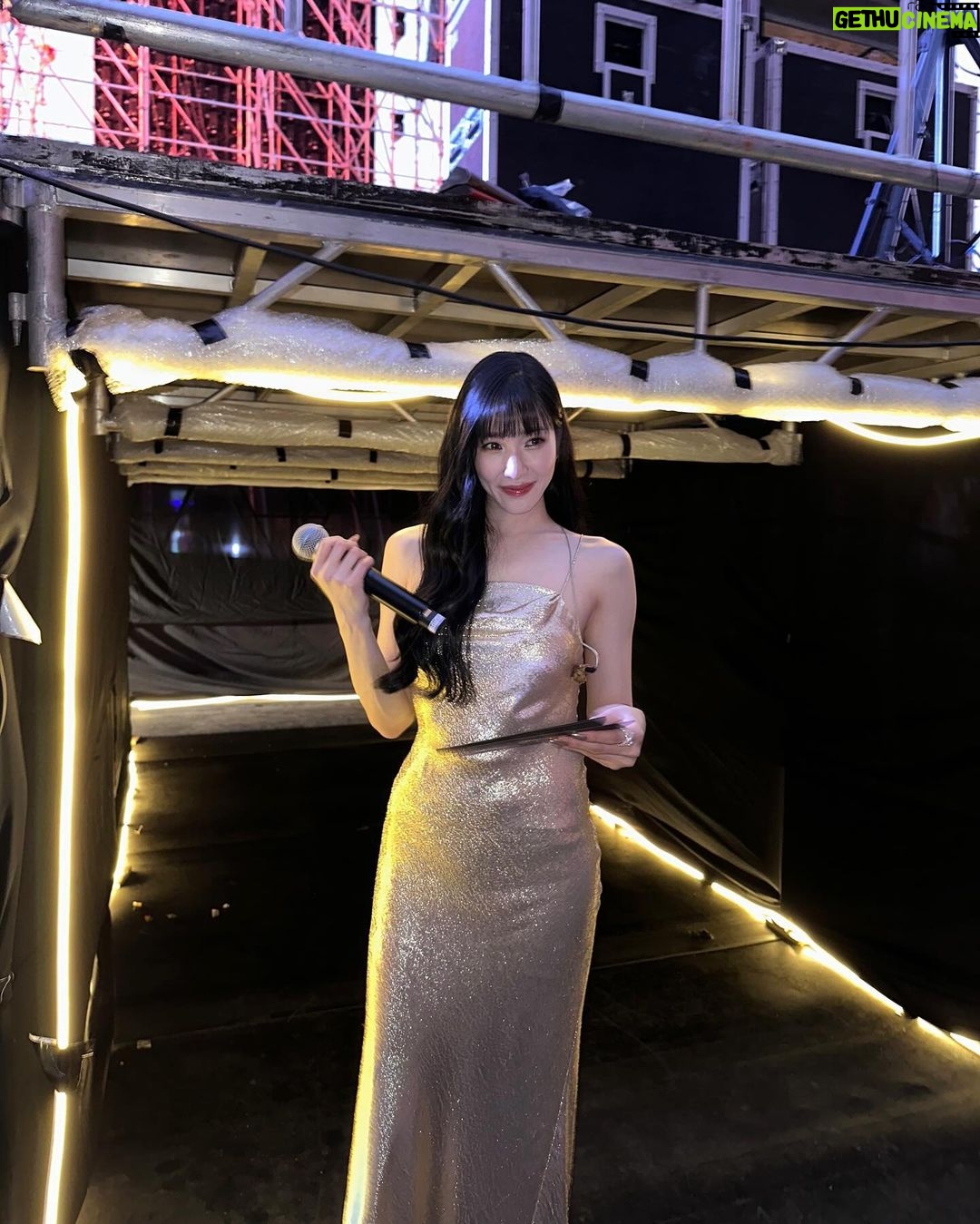 Tiffany Young Instagram - quick change 💨