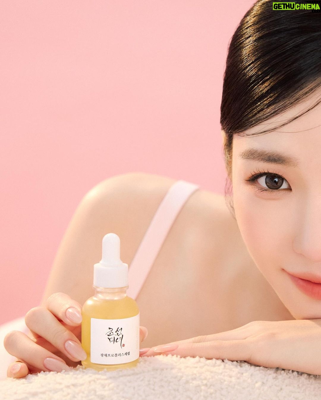 Tiffany Young Instagram - @beautyofjoseon_official 👁️✨