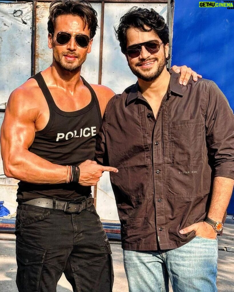 Tiger Shroff Instagram - If you guys havent seen my bro @mayyanktaandon in action in @itsrohitshetty sir’s #indianpoliceforce then go check him out..congrats on the amazing launch bro🔥❤️