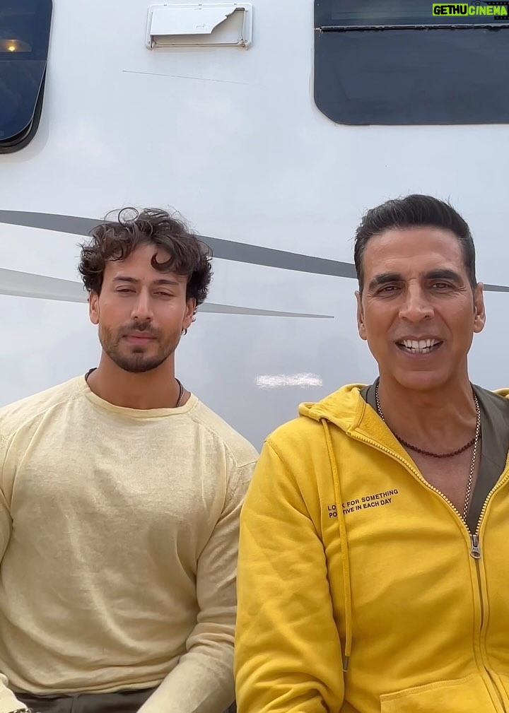 Tiger Shroff Instagram - श्री राम की प्राण प्रतिष्ठा के पावन दिन पर आप सब को अनेक शुभकामनाएँ। 🙏 जय श्री राम