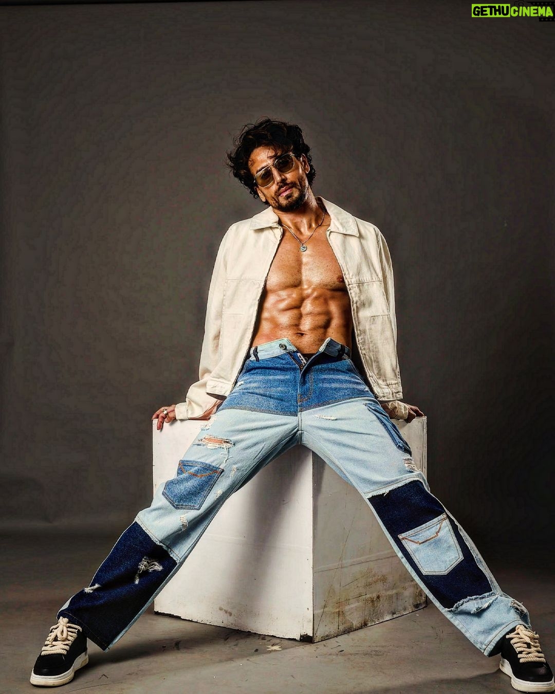 Tiger Shroff Instagram - @trishasarang @theanisha