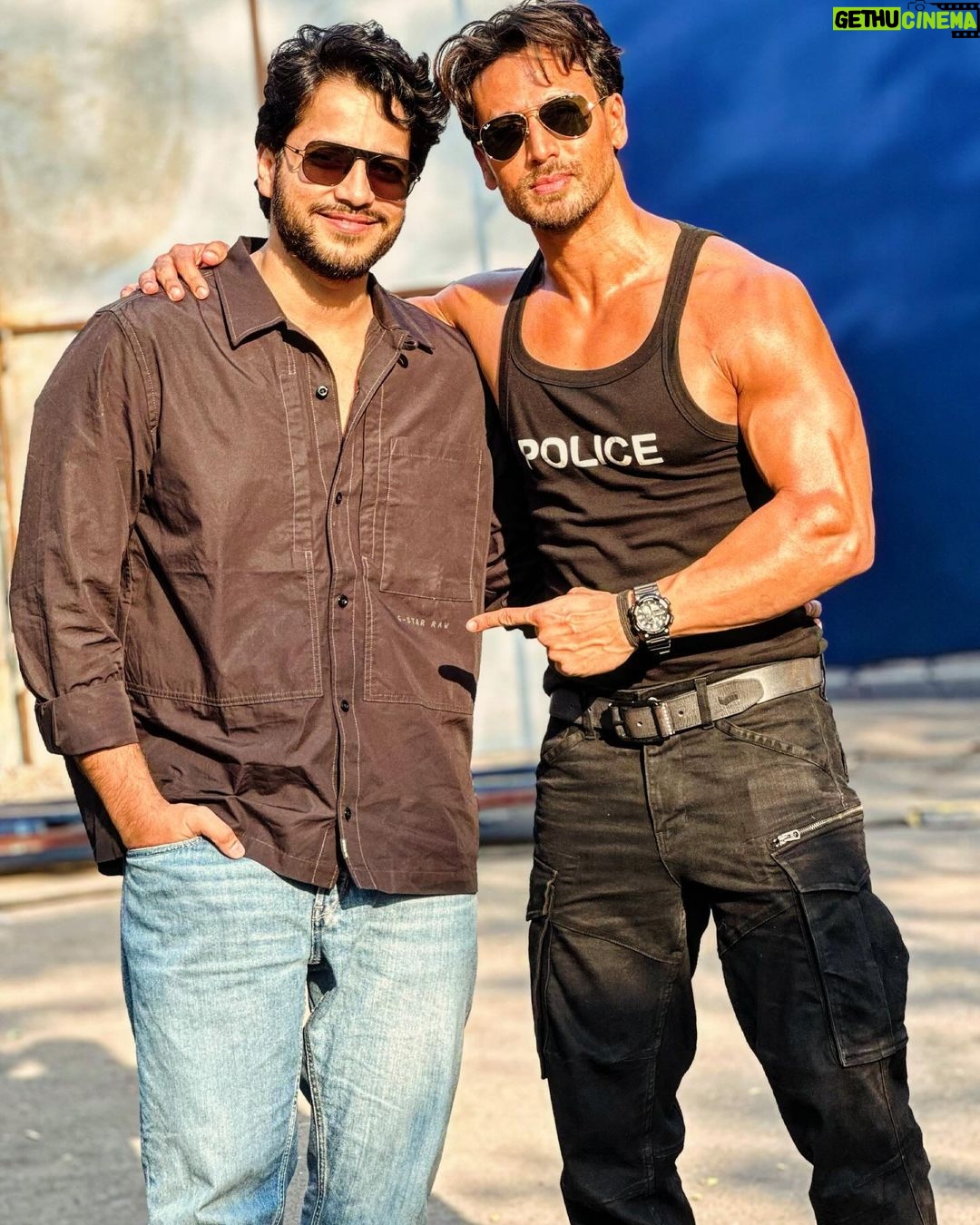 Tiger Shroff Instagram - If you guys havent seen my bro @mayyanktaandon in action in @itsrohitshetty sir’s #indianpoliceforce then go check him out..congrats on the amazing launch bro🔥❤️