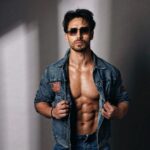 Tiger Shroff Instagram – ❤️💙 @divzphoto