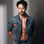 Tiger Shroff Instagram – ❤️💙 @divzphoto