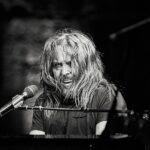 Tim Minchin Instagram - Londoners. Solo gig news coming soon. 🫣 📷 by @damianbennettphoto of course.