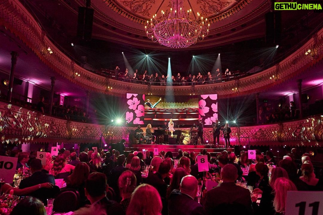 Tim Minchin Instagram - More pics from the @oldvictheatre Tomorrow Gala by @manuelharlanphotography.