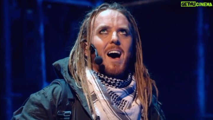 Tim Minchin Instagram - I’m sorry I’m only posting Judas bits… it’s what I have access to. @thebenforster and @melaniecmusic and @chrismoylesofficial and every single person in this production was so kind and hard-working and good. And the band, led by Louise Hunt… just absolutely cracking. Sigh.