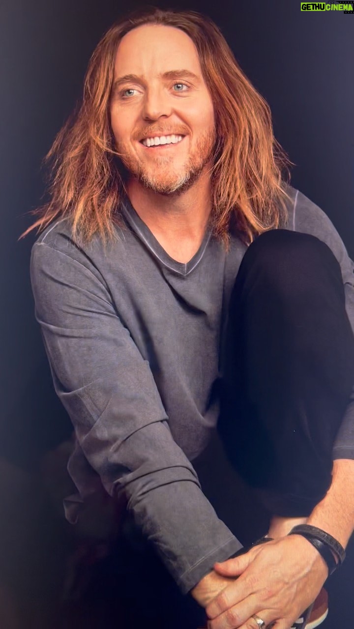 Tim Minchin - 6.8K Likes - It’s good to have a @damianbennettphoto in your life.