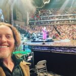 Tim Minchin Instagram – I was a long way away from @eltonjohn. But then I got (swipe) a bit closer. 
And then (swipe) a bit closer. 
😍