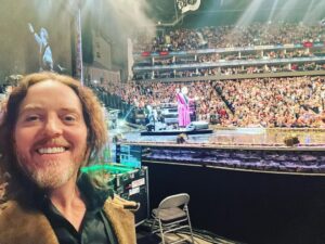 Tim Minchin Instagram - I was a long way away from @eltonjohn. But then I got (swipe) a bit closer. 
And then (swipe) a bit closer. 
😍