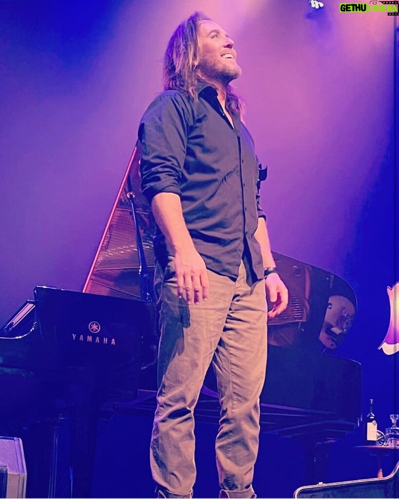 Tim Minchin Instagram - I had the incredible good fortune to start my “Unfunny” tour with 12 shows at the storied Comedy Theatre in Melbourne. So lucky to have such cool, engaged, generous, smart audiences. When it comes to the singer-songwriter side of my career, I feel a bit like I’ve spent the last decade trying to land a plane… and with this show, the wheels are finally skimming the ground. Now in that grateful, tired, melancholy mood. You know the one. #unfunnyevening 📷 @purple.mokey