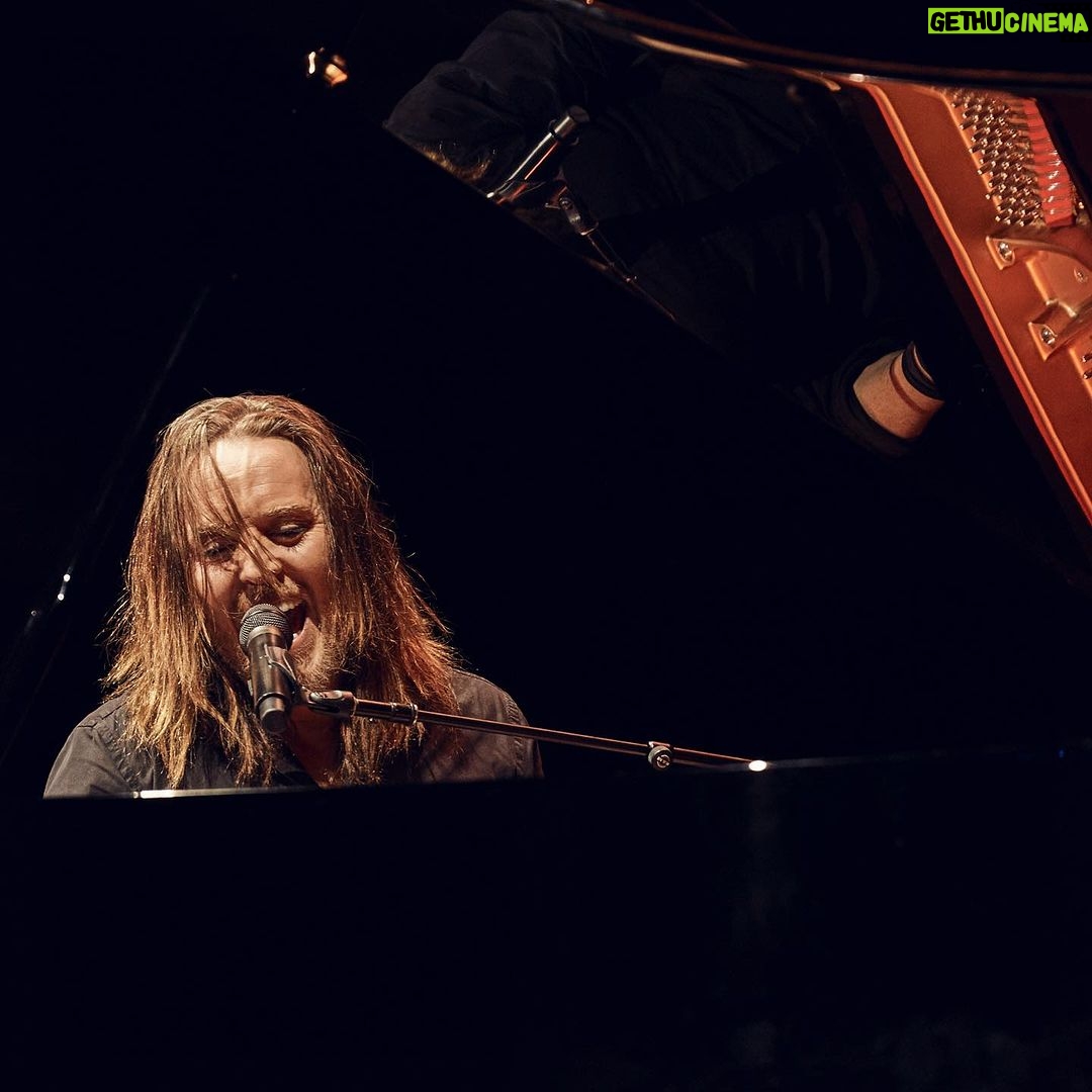 Tim Minchin - 6K Likes - Thank you, Sydney, for a weekend of shows I’ll never forget.
❤️
📷 by @damianbennettphoto