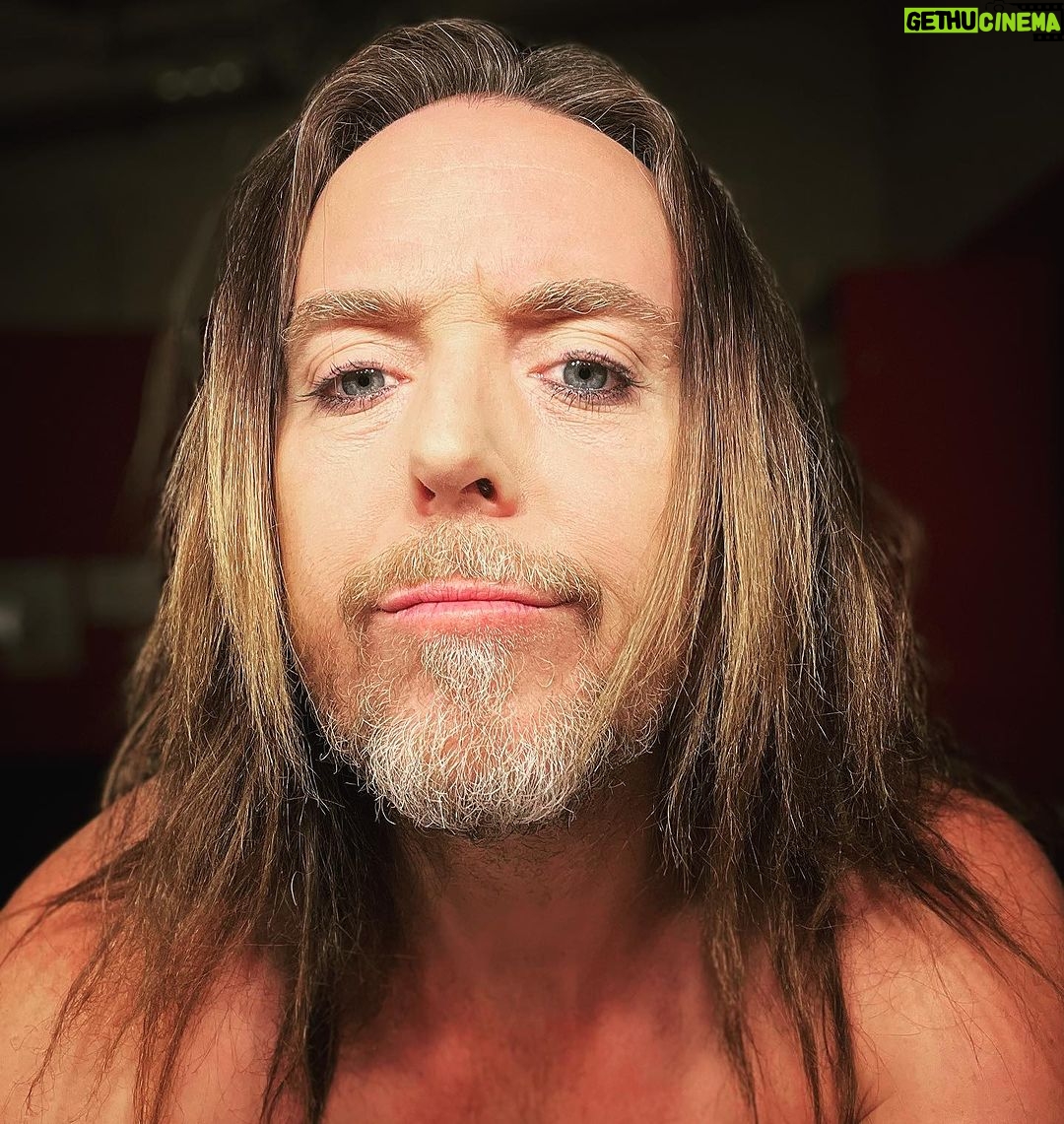 Tim Minchin - 5.7K Likes - Yo. Back from holidays. Very excited to be playing in Dublin for the first time in 12 YEARS!
Dubliners, hit me with your last-minute (non-comedy) requests.
*Note: we are now officially in the second half of the year, so a certain prohibition is lifted.