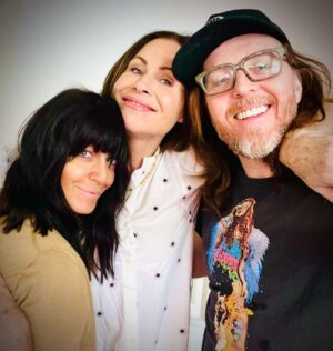 Tim Minchin Instagram - Claudia, Minnie, me. 
😍😍😍