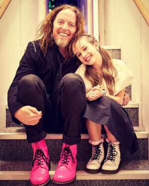 Tim Minchin Instagram - Oh I do love this pic by @manuelharlanphotography of me and the lovely @alishaweir123. @oldvictheatre