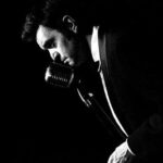 Timothy Omundson Instagram - #FlashbackFriday , to a few decades ago and my days as an amateur #Crooner on the @creationent Xena convention circuit, 📸 by @fsuwriter #Sinatra