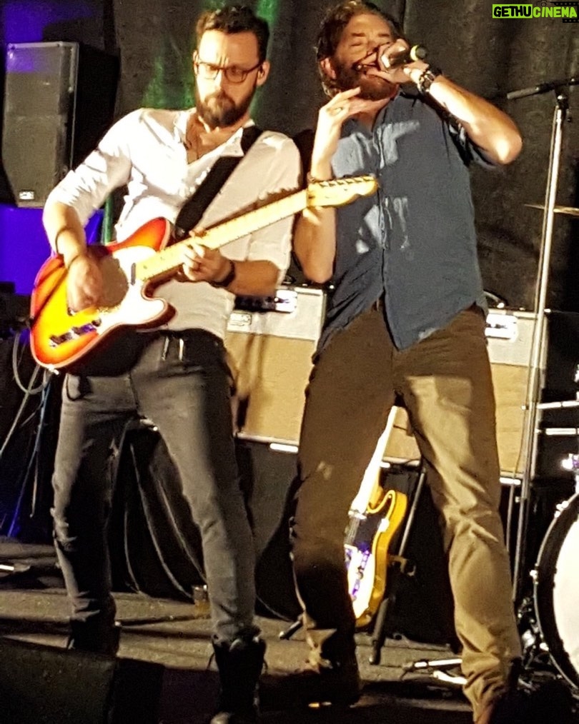 Timothy Omundson Instagram - Happy birthday to my pal and the Supernatural convention circuit’s resident guitar god, @billy.moran 🎸🤘🏼