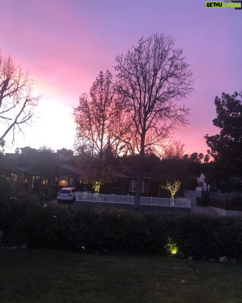 Timothy Omundson Instagram - Not a terrible sky to look at, this evening.