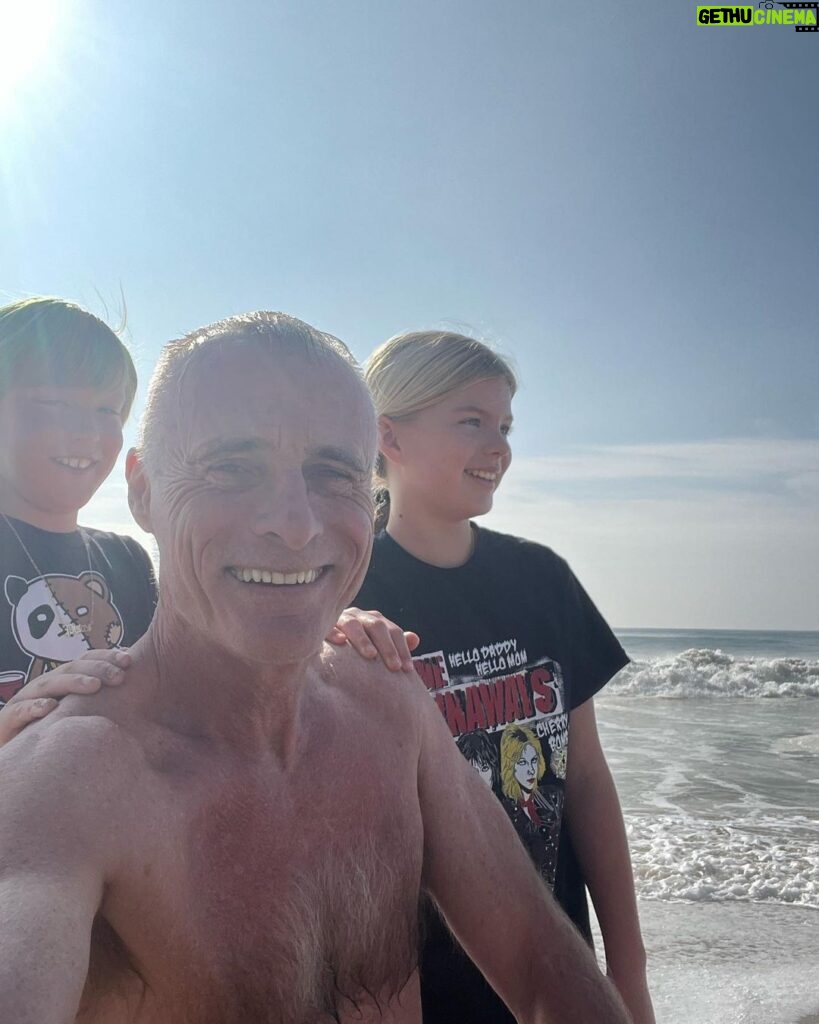 Timothy V. Murphy Instagram - At the beach for a cold plunge yesterday with the wild ocean and the kids😍😍😍