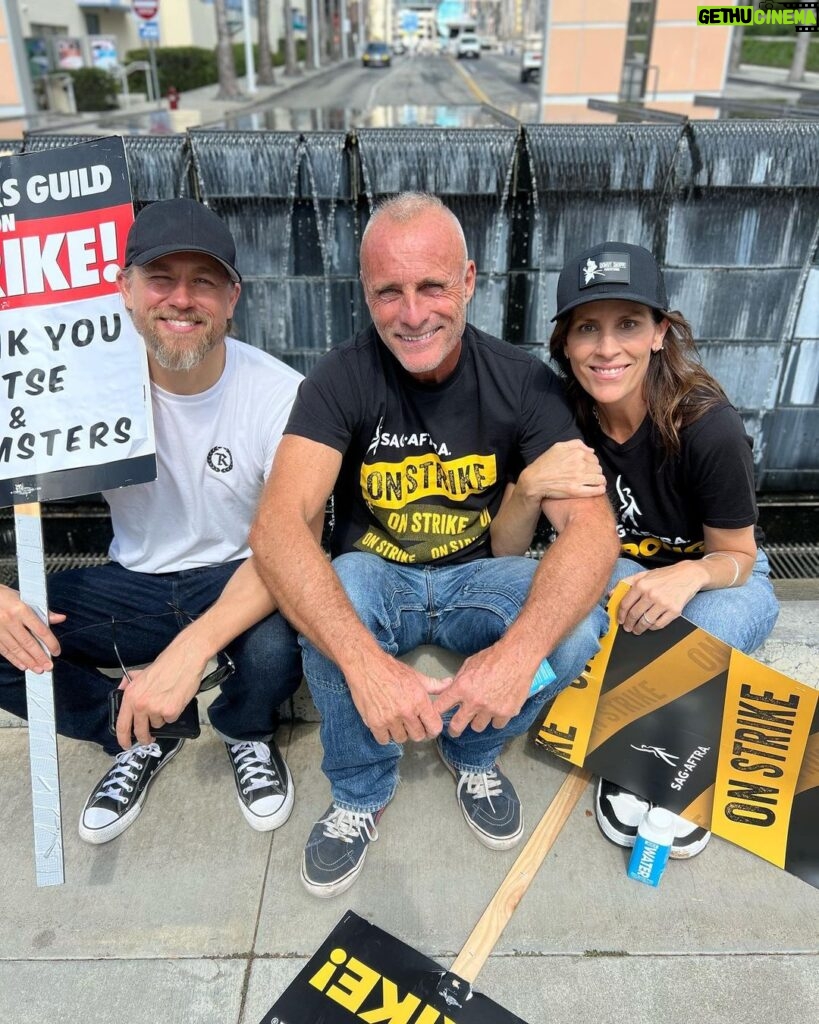 Timothy V. Murphy Instagram - Great to meet up with some of my old friends from the Sons of Anarchy on the picket line today @sutterink @kateysagal @emiliorivera48 @annabeth_gish #charliehunnam @katelucie @thespian26 @nikonicotera @charlesmurray_filmtv