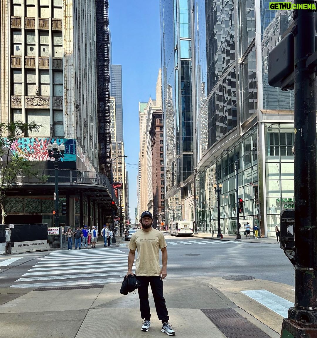 Timur Khizriev Instagram - city โโof Chicago, city of gangsters and pizza ๐ Chicago, Illinois