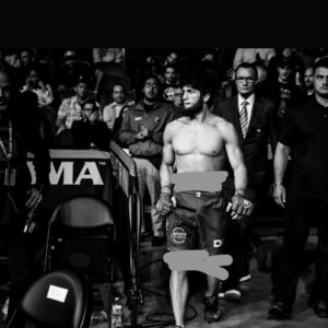 Timur Khizriev Instagram - Прошел мой второй бой в организации @bellatormma , хотел бы поблагодарить своих братьев которые помогали и были рядом @raimond1990 @movlid_khaybulaev @abdurakhman__13 @fit_and_fight_usa @adil_mm_ 💣, а  также тренера по физ подготовки @mad__coach . своих менеджеров @rizvan_magomedov @aliabdelaziz , свою команду @dagestan__fighter и @mmafight_universe , @dzhamal_magomedov_df @timurvaliev_df @mansur_uchakaev_ , thanks to my coaches with the american top team @americantopteam @parrumpaatt @mikebrownmma @bruno_boxingcoach @artem_levin best team 💥✊🏽