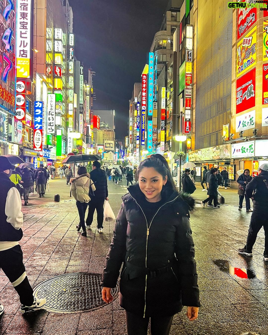 Tina Guo Instagram - Tokyo Sky Tree x Genshin Impact 🤗 ⛅️ 🍣 The world’s highest skywalk- the Tembo Galleria consists of a sloping spiral ramp that gains height as it circles the tower. @tokyoskytree_official @genshinimpact #genshinimpact #genshin #genshinimpactfanart #tokyo Skytree Tower, Sumida, Tokyo