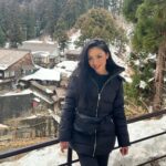 Tina Guo Instagram - Yesterday’s adventure: Shinkansen 🚄 Bullet Train from Tokyo to Nagano, bus from Nagano Station to the bottom of the mountain, 1 mile hike up a slightly icy path to monkey heaven 🏔️ 🐒❤️ 地獄谷野猿公苑 (Jigokudani Snow Monkey Park)