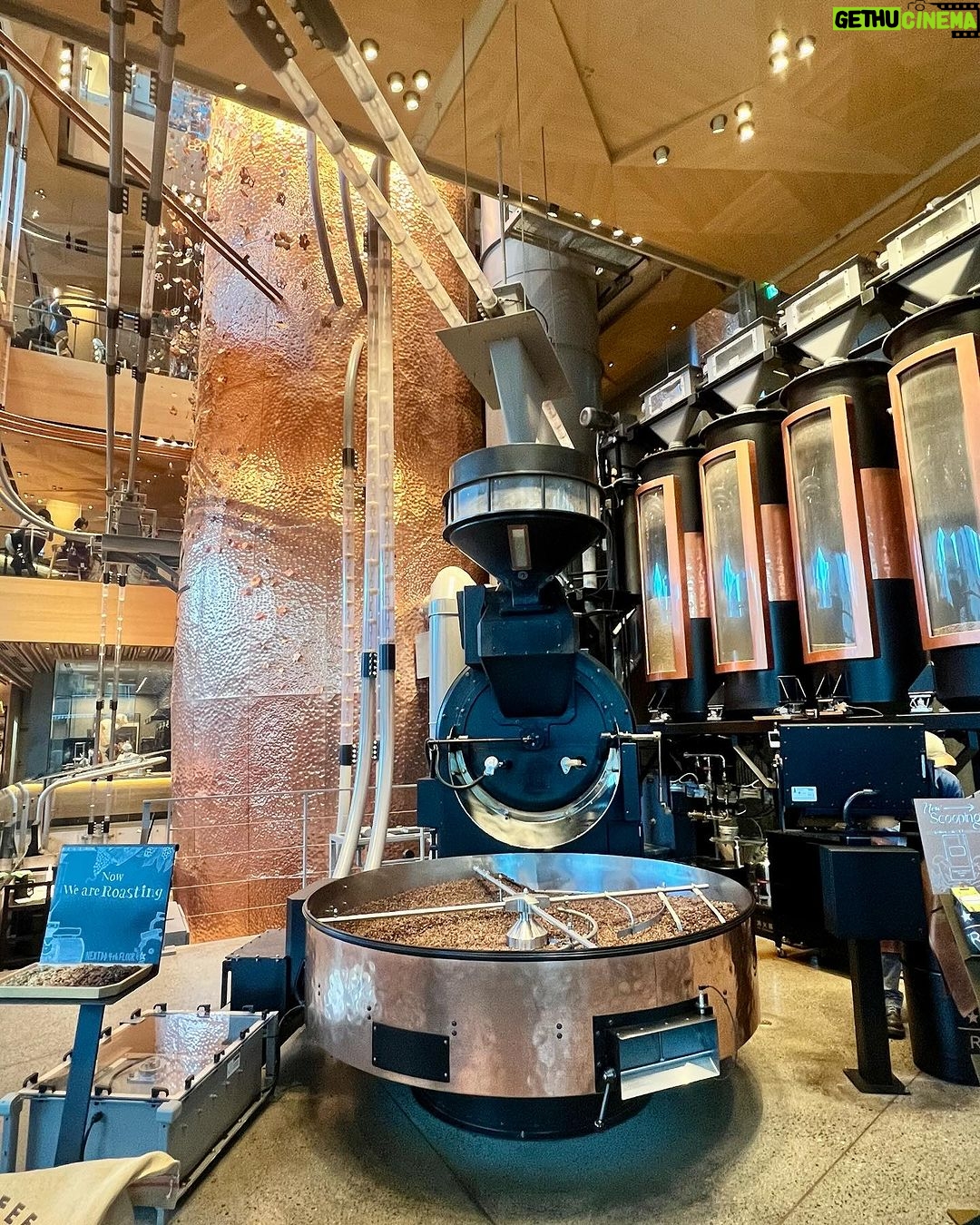 Tina Guo Instagram - Starbucks World Tour Stop 5! ☕️ 🌎 @starbucksreserve_tokyo ✅ @starbucksreserve_mil ✅ @starbuckschicagoreserve ✅ @starbucksreserve_seattle ✅ @starbucks @pikeplacepublicmarket ✅ Only 2 more Reserves to go! @starbucksreserve_newyork and Shanghai! 🇨🇳 Starbucks Reserve Roastery Tokyo