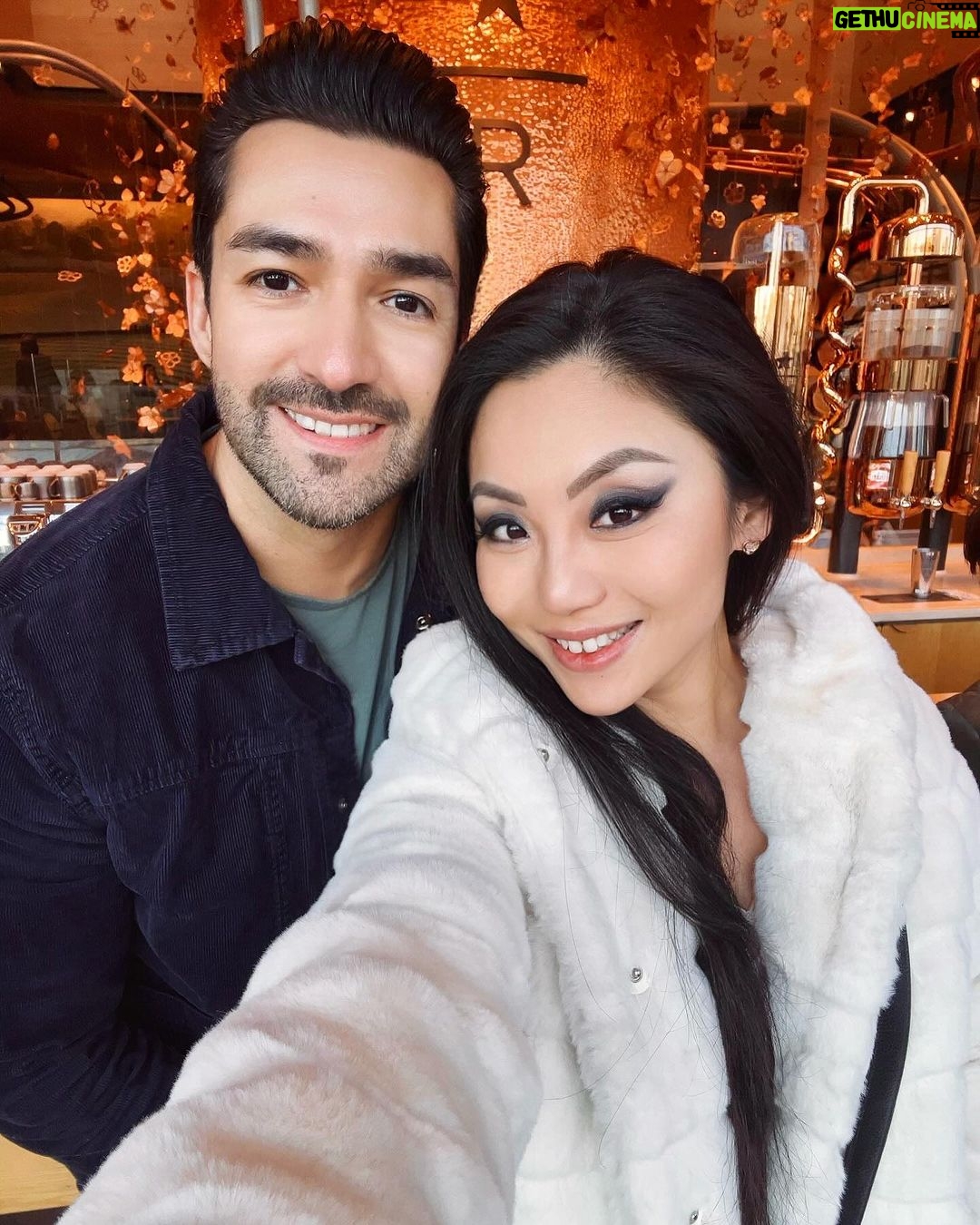 Tina Guo Instagram - Starbucks World Tour Stop 5! ☕️ 🌎 @starbucksreserve_tokyo ✅ @starbucksreserve_mil ✅ @starbuckschicagoreserve ✅ @starbucksreserve_seattle ✅ @starbucks @pikeplacepublicmarket ✅ Only 2 more Reserves to go! @starbucksreserve_newyork and Shanghai! 🇨🇳 Starbucks Reserve Roastery Tokyo