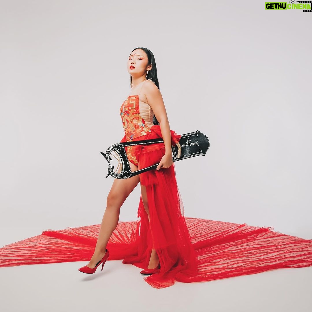 Tina Guo Instagram - The heart that gives, gathers. -Tao Te Ching