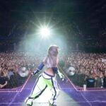 Tini Stoessel Instagram - GRACIAS MADRID POR LO Q NOS HICIERON VIVIR. SIGO SIN CAER. gracias por el amor tan incondicional, por darlo todo, por hacernos emocionar hasta la lagrimas. gracias España por habernos hecho sentir como en casa en esta gira tan hermosa💞 para siempre en nuestros corazones💘💘💘💘💘💘💘💘💘💘💘 gracias a mi equipo hermoso por ser los mejores y por sobre todo, buenas personas lxs amo muchoooo💘 gracias @lolaindigo por haberme acompañado en esa noche tan especial, sabes lo mucho q t amo y admiro💗 WiZink Center