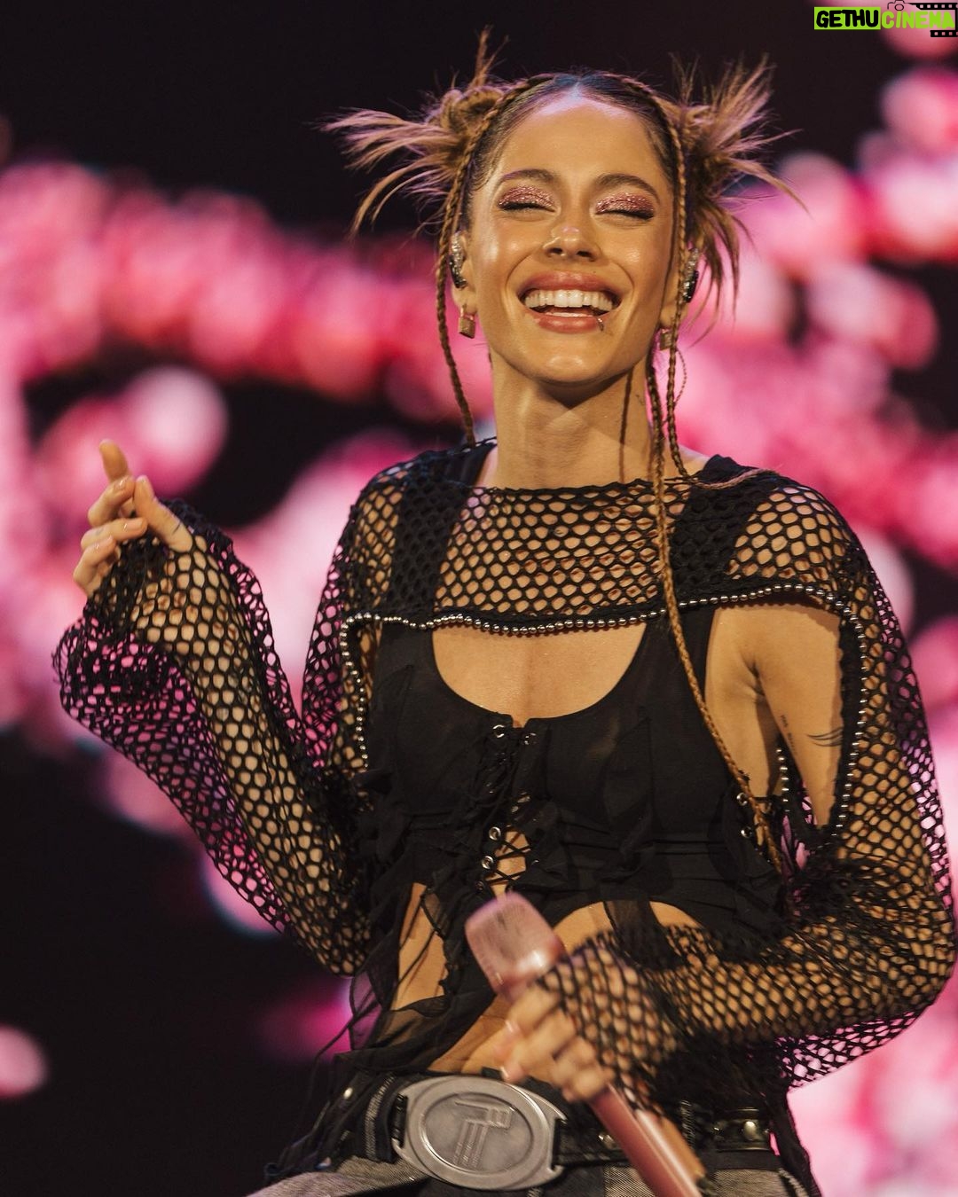 Tini Stoessel Instagram - MURCIA AYER FUE DEMASIADOOOO🥹💗💗💗💗💗💗 GRACIAS POR TODAS LAS EMOCIONES Q NOS HICIERON VIVIR, LXS AMOOO🫶🏻🦋 ESTA NOCHE NOS VEMOS ROQUETAS DE MAR