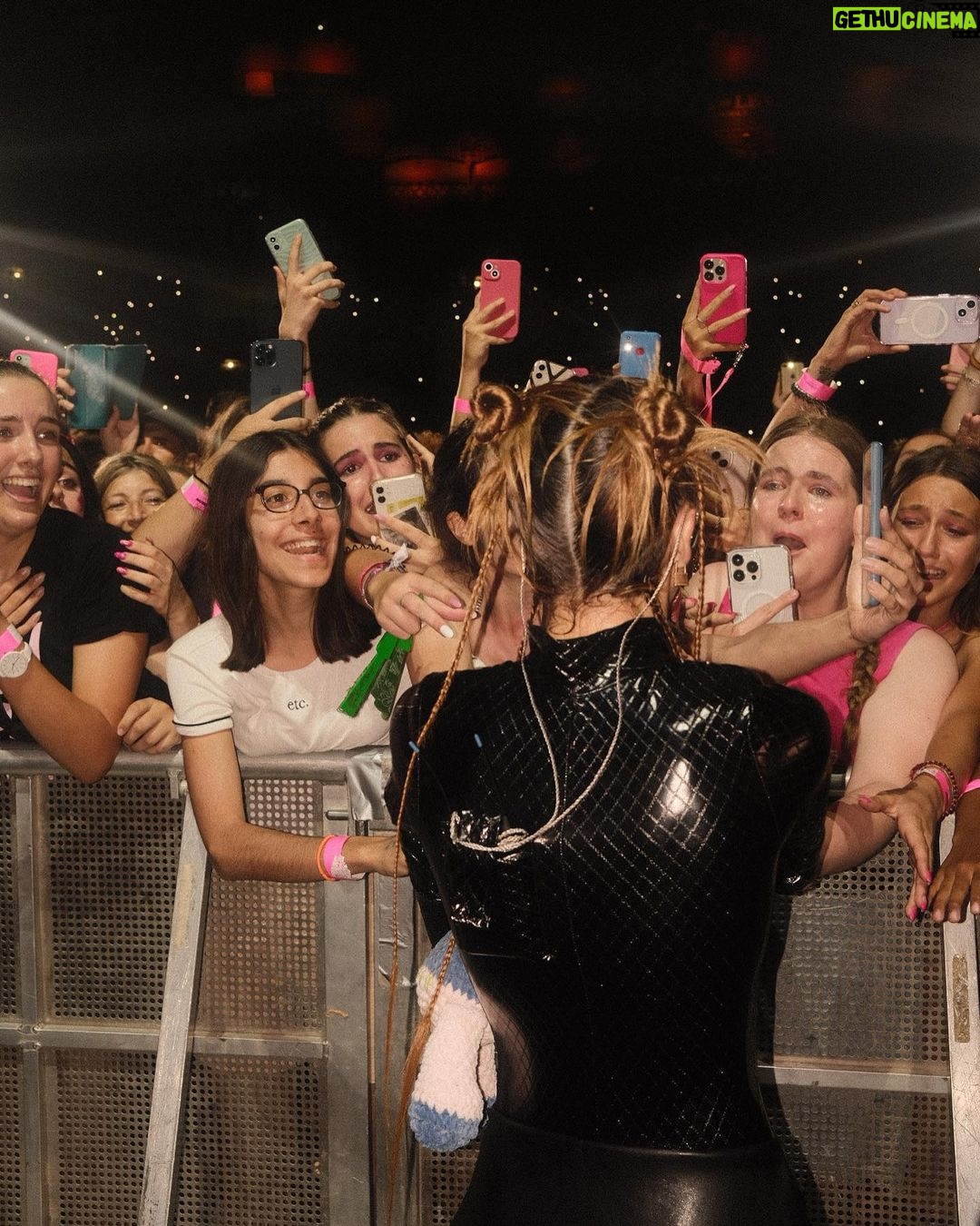 Tini Stoessel Instagram - MURCIA AYER FUE DEMASIADOOOO🥹💗💗💗💗💗💗 GRACIAS POR TODAS LAS EMOCIONES Q NOS HICIERON VIVIR, LXS AMOOO🫶🏻🦋 ESTA NOCHE NOS VEMOS ROQUETAS DE MAR