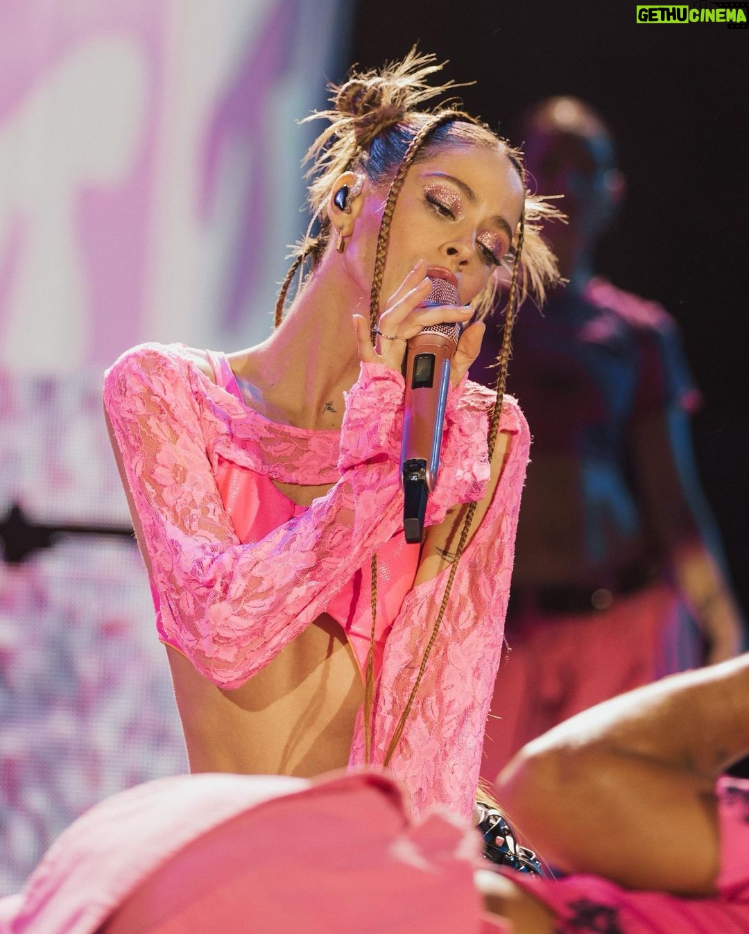 Tini Stoessel Instagram - MURCIA AYER FUE DEMASIADOOOO🥹💗💗💗💗💗💗 GRACIAS POR TODAS LAS EMOCIONES Q NOS HICIERON VIVIR, LXS AMOOO🫶🏻🦋 ESTA NOCHE NOS VEMOS ROQUETAS DE MAR