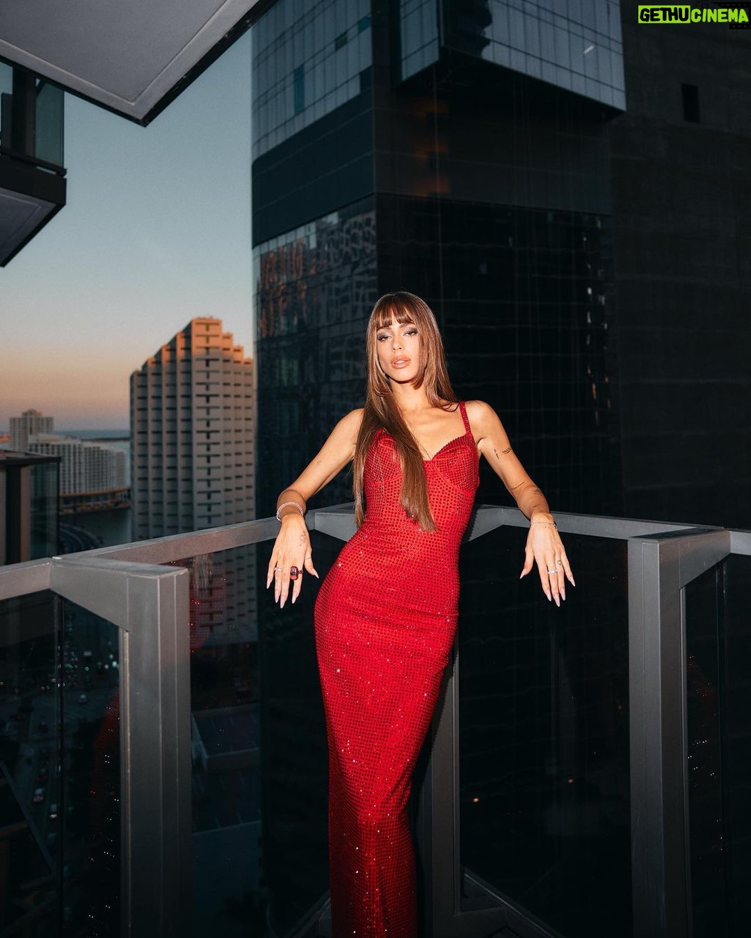 Tini Stoessel - 1.7 Million Likes - @premiolonuestro ā¤ļø