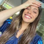 Tini Stoessel Instagram - ni las palabras, ni las fotos, ni los vídeos son suficientes para poder describir lo q significó este año para mi… solo agradecerle a dios, porq cuando pensé q no iba a poder salir de momentos de mucha tristeza, pude, y como les dije, todo eso me termino haciendo más fuerte. no solo eso si no q me acercó aún más a las personas q amo, nos unimos más y más. gracias, gracias por estar a mi lado, por tanto amor en momentos q quizás ni siquiera se imaginaban q estaban sacándome una sonrisa. gracias a la gente, por la incondicionalidad, por hacer q cada show sea único e inolvidable, por estar, por cada carta, por cada gesto. lxs amo tanto. 1. recién llegábamos a misiones para filmar fantasi🦋 2. cumpliendo el sueño más increíble d mi vida. 3. minita hemosa, sabes todo lo q te amo y lo agradecida q estoy d q estés cerca mío. 4. vivir un milagro tan de cerca y seguir teniendo a la persona q tanto amo a mi lado no tiene precio. 5. mamá, guerrera, justiciera, incondicional, te amo desde lo más profundo. 6. martita, esa amiga sabia q llegó a mi vida y ojalá sea para siempre❤️ 7. ya no sabía q foto elegir porq todas son especiales rodri🥹 t amooooooo 8. ARGENTINA CAMPEÓN🇦🇷🤍 9. la hermana q me dio la vida. te amo carola. 10. y con ustedes…no tengo palabras realmente. GRACIAS, gracias por todo. por cada momento q me hicieron vivir, con ustedes crezco y aprendo todos los días. han pasado tantos años y tantas cosas, ojalá el año q viene nos encuentre con toda la música q tengo preparada y q tanto nos une❤️ lxs amo.
