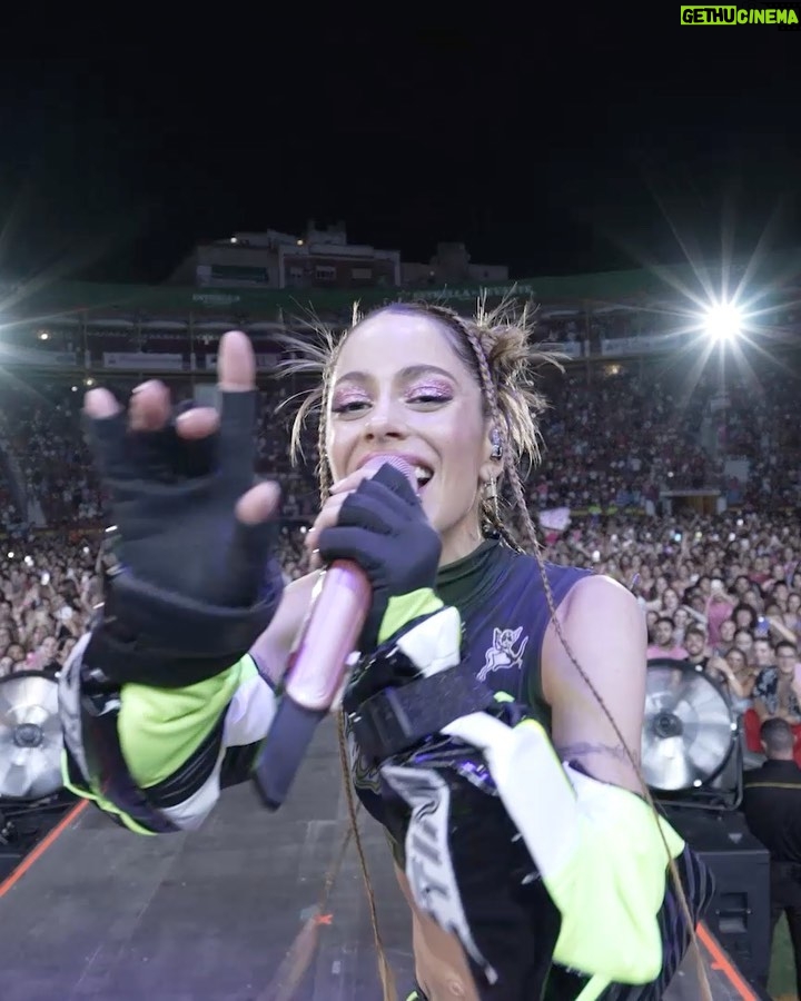 Tini Stoessel Instagram - MURCIA AYER FUE DEMASIADOOOO🥹💗💗💗💗💗💗 GRACIAS POR TODAS LAS EMOCIONES Q NOS HICIERON VIVIR, LXS AMOOO🫶🏻🦋 ESTA NOCHE NOS VEMOS ROQUETAS DE MAR
