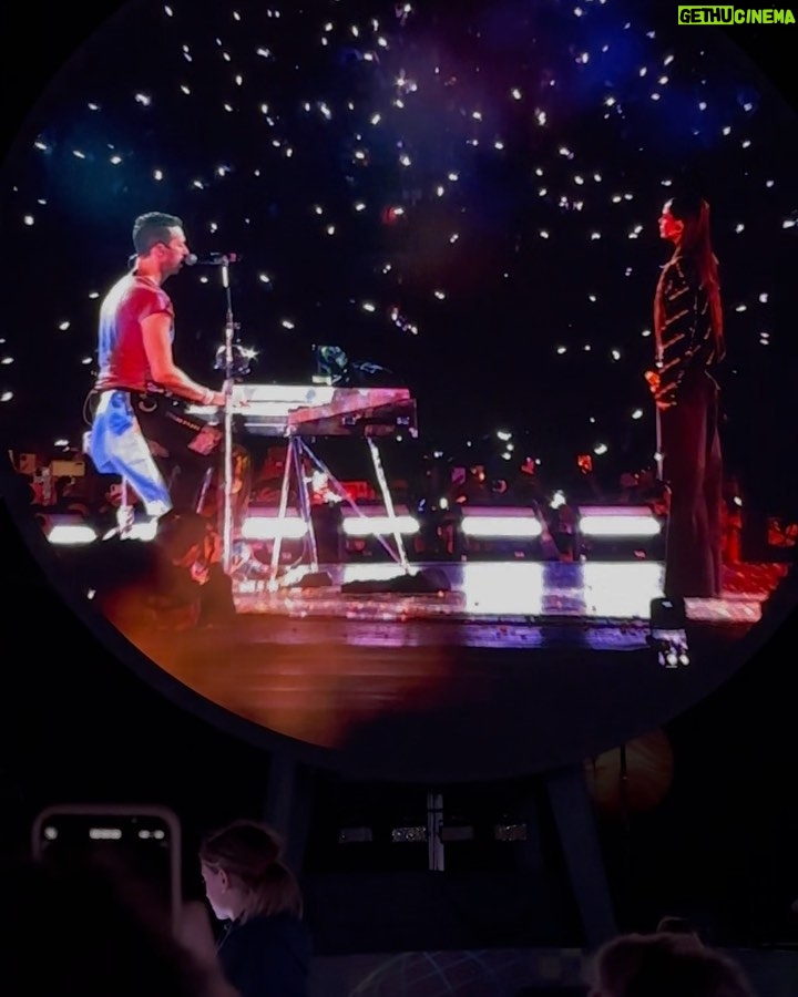 Tini Stoessel - 1.6 Million Likes - las palabras no son suficientes para poder describir lo q sentĆ estos dos diasā¦
un sueƱo inimaginable q se hizo realidad.
gracias @coldplay por haberme invitado a vivir estos shows tan memorables, increĆbles e inspiradores.
fue la experiencia mƔs hermosa de mi vida.
agradecida por el amor q nos brindaron, para siempre en mi corazónā¤ļøšš»